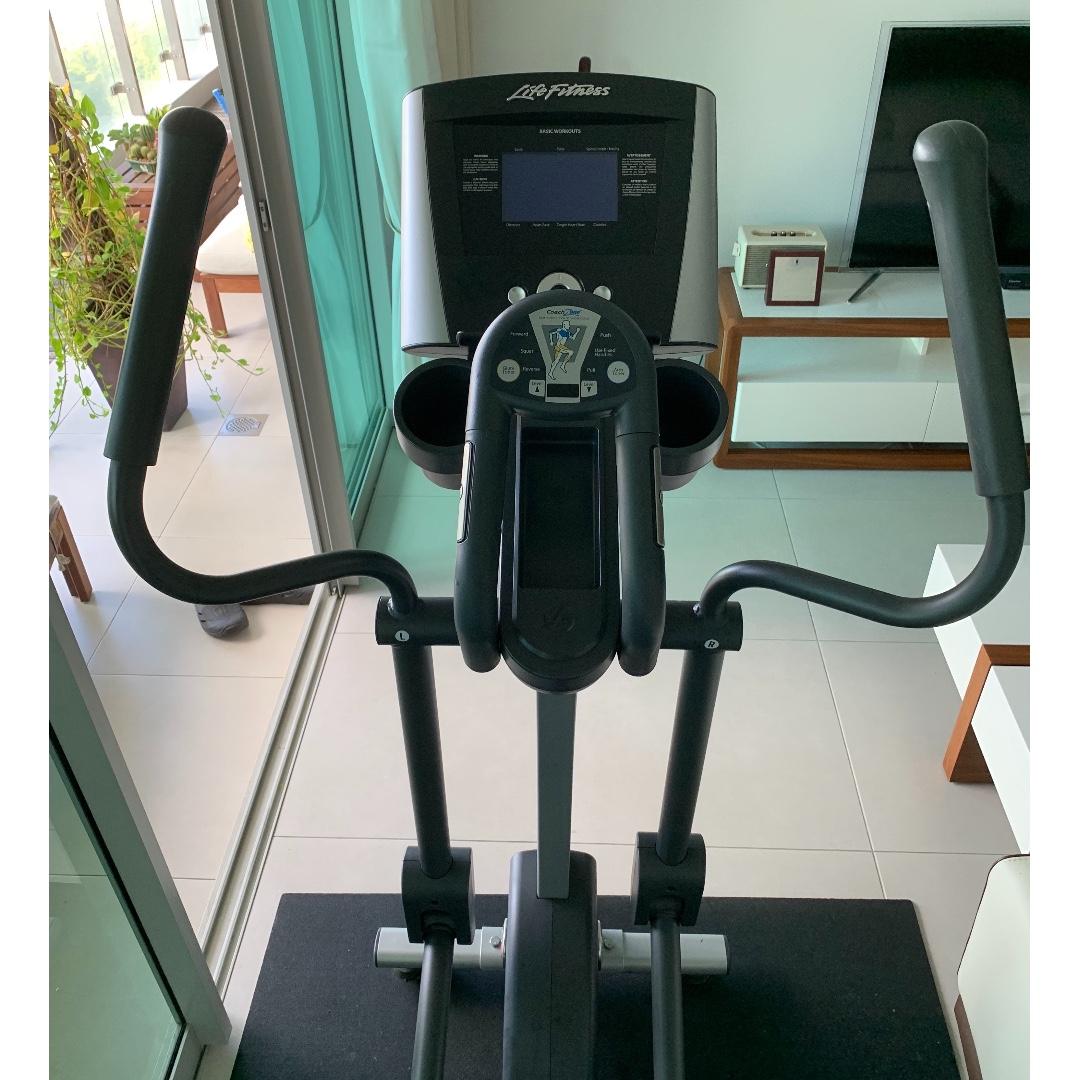 Life Fitness Elliptical X3 CrossTrainer, Sports Equipment, Exercise