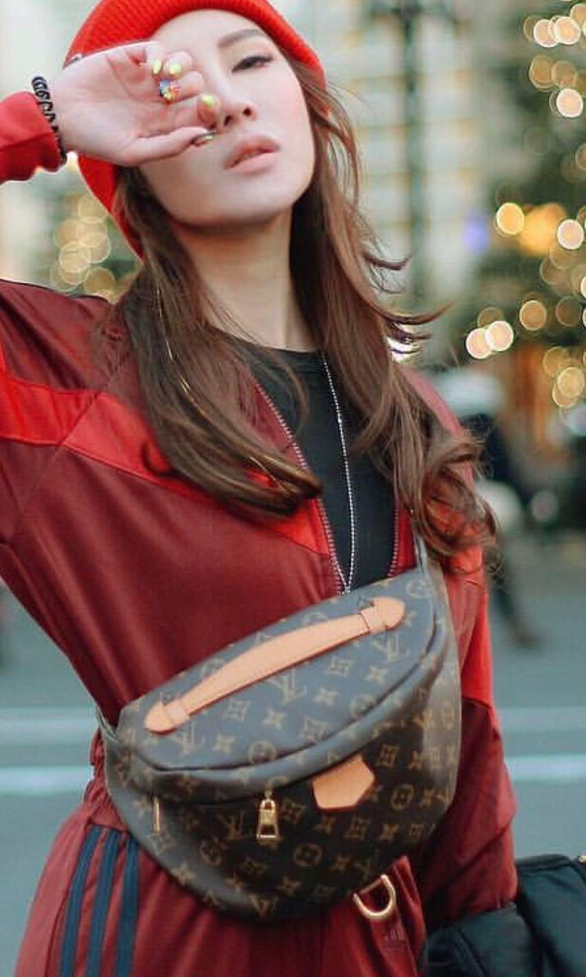Louis Vuitton (LV) denim vintage bum bag sac ceinture, Women's Fashion,  Bags & Wallets, Cross-body Bags on Carousell