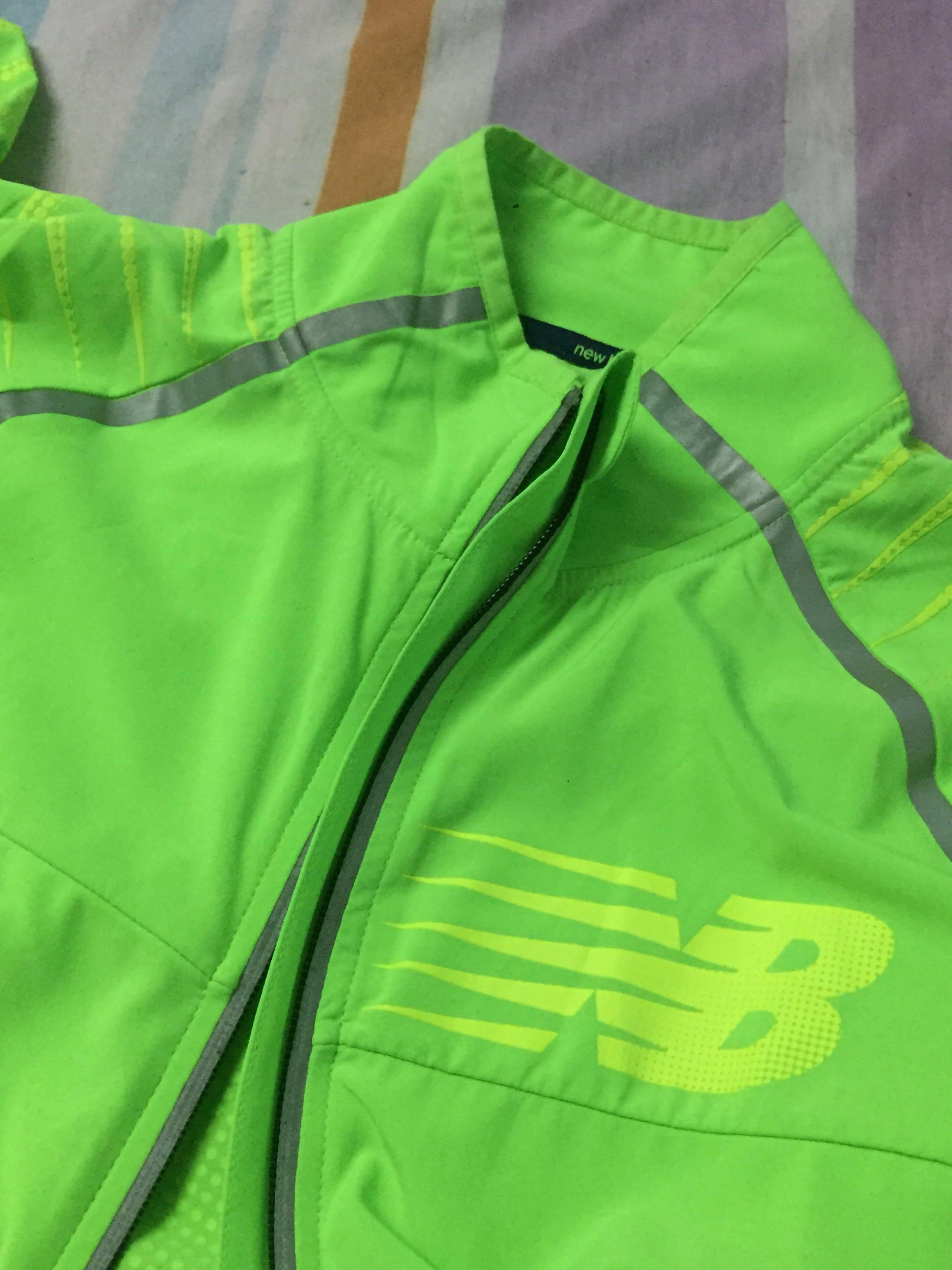 New balance hi viz beacon jacket top