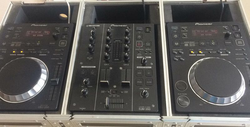Pioneer Cdj 350s And Djm 350 With Flight Case Music Media Music Instruments On Carousell