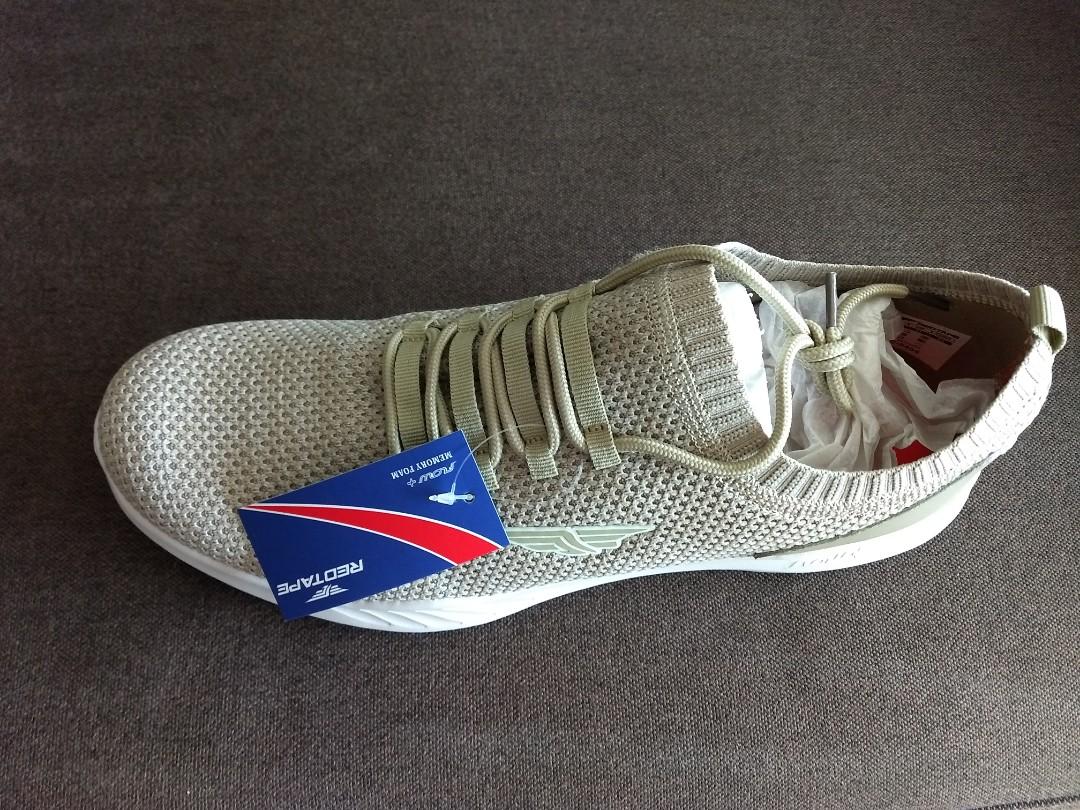 red tape memory foam sports shoes