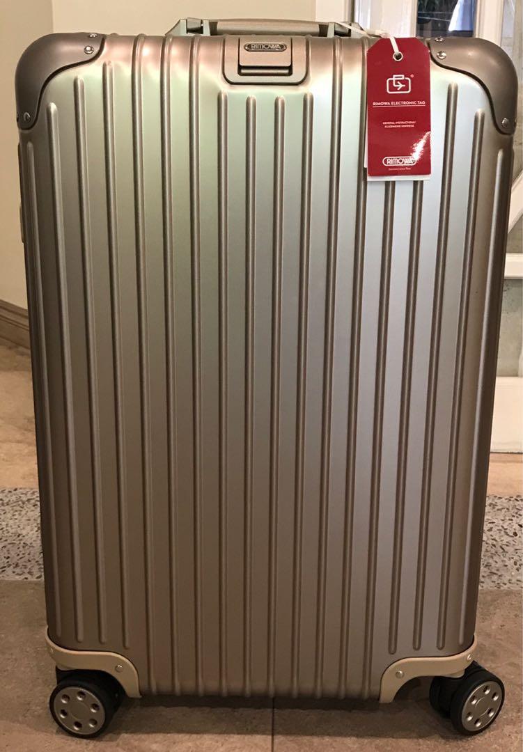 Rimowa Topas Titanium 29 Multiwheel Electronic Tag – Portmantos