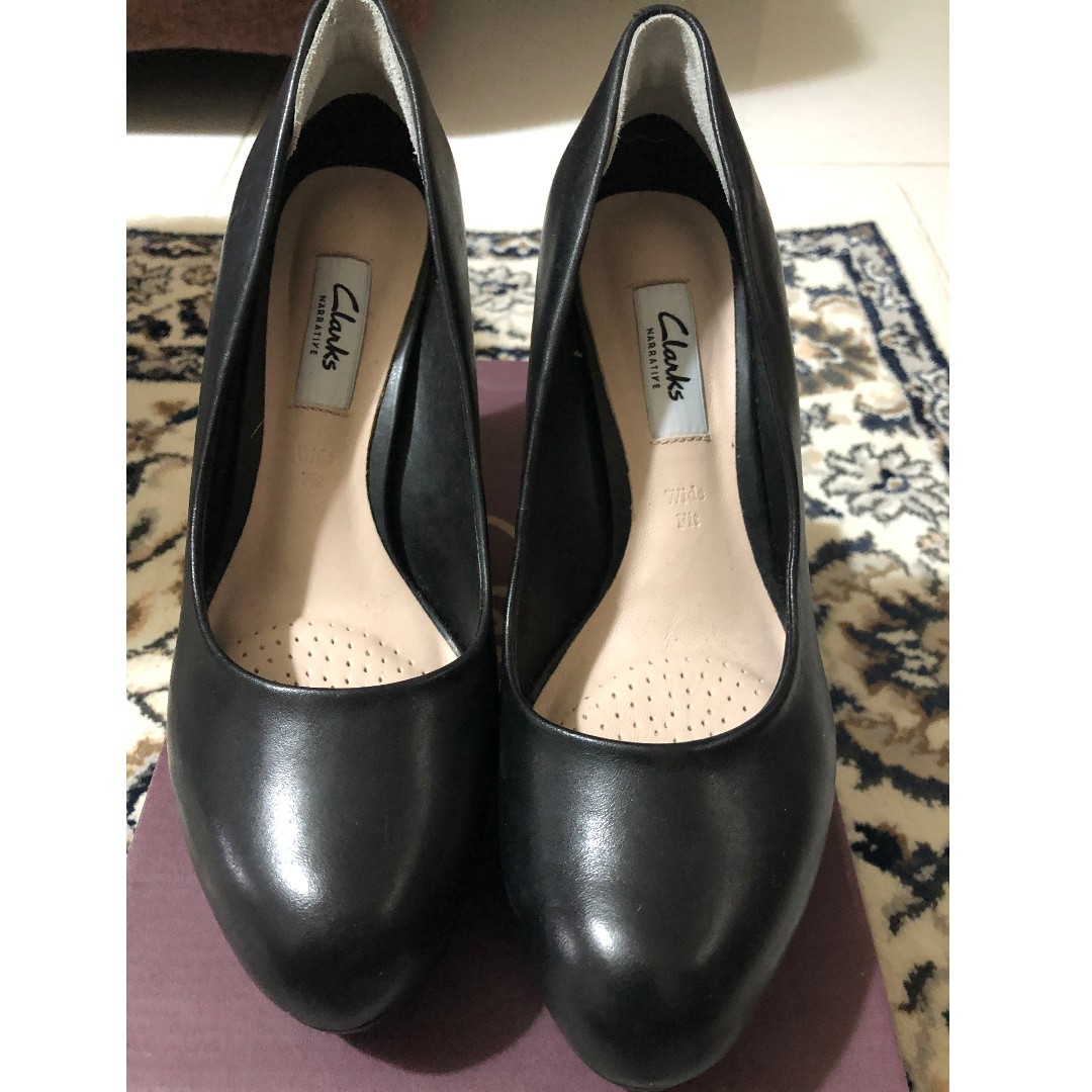 clarks narrative pumps
