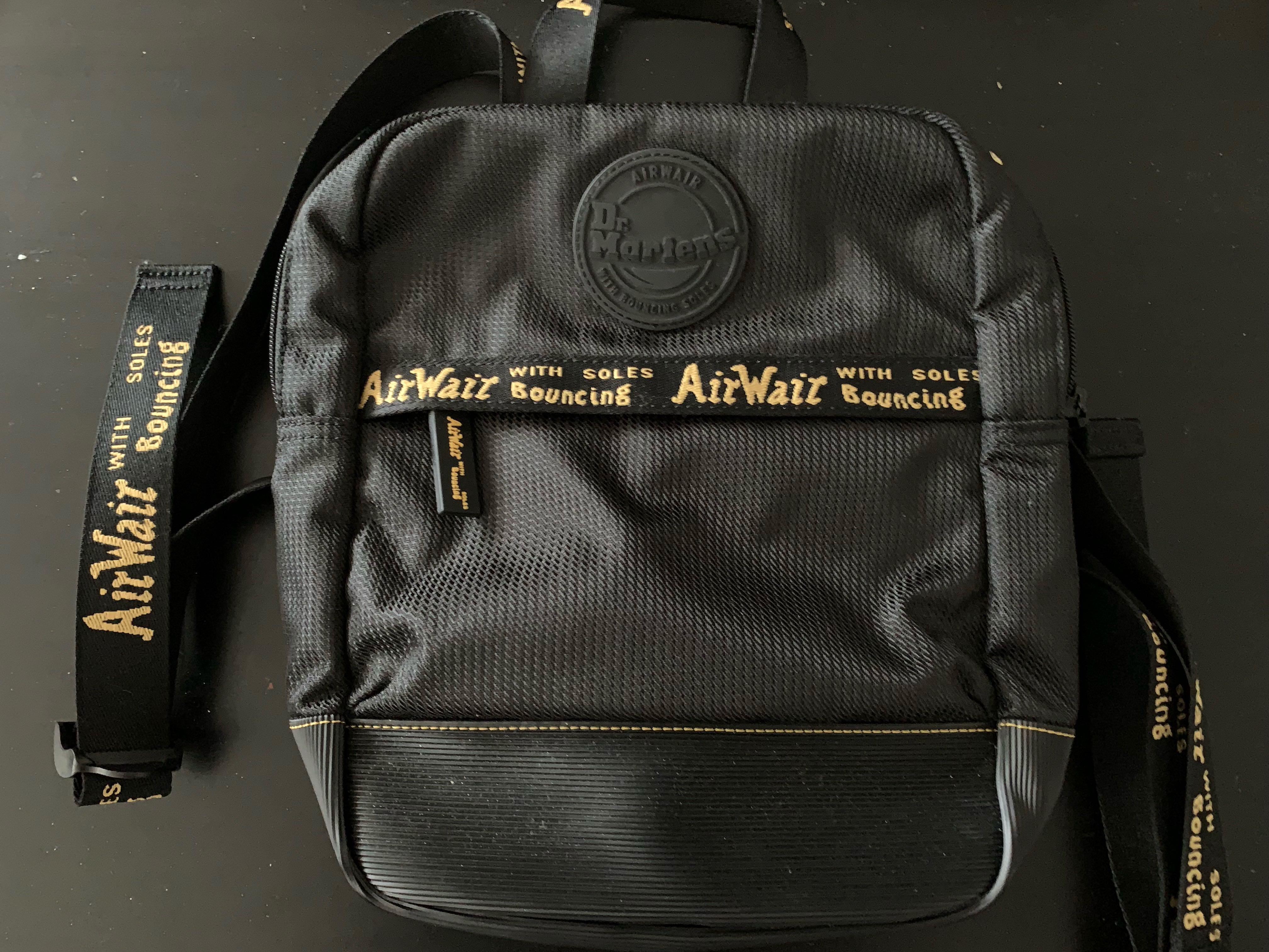 Dr martens top dna backpack