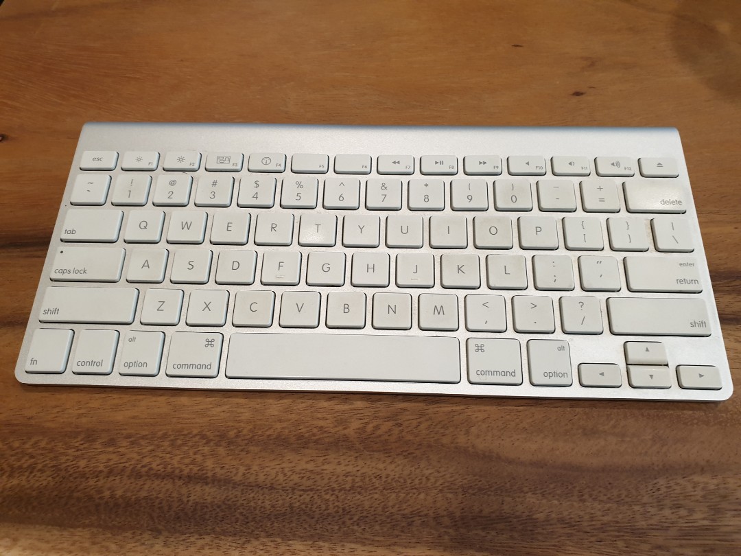 Apple wireless keyboard, Computers & Tech, Parts & Accessories