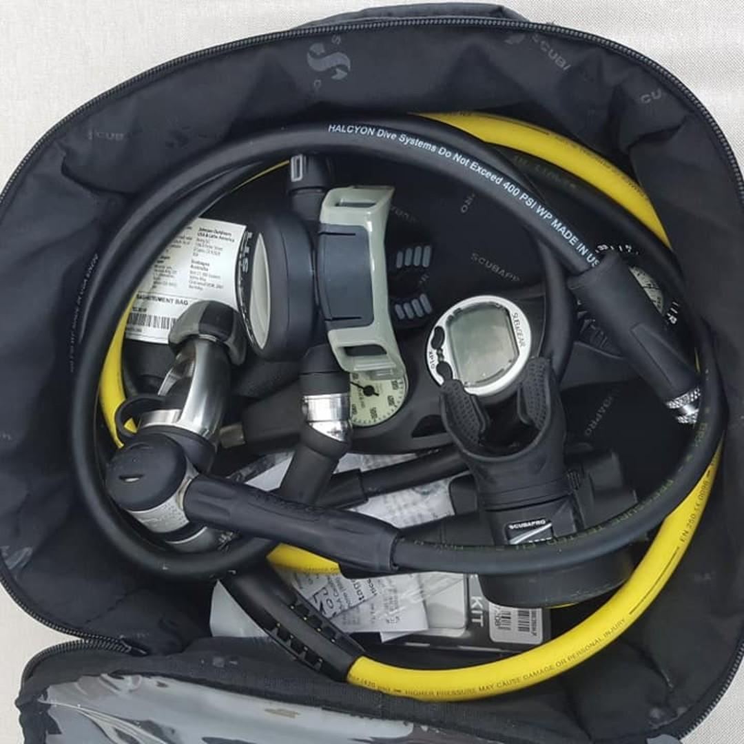 Atomic Aquatics ST1, ScubaPro R095, Subgear XP10 (regulator, octopus