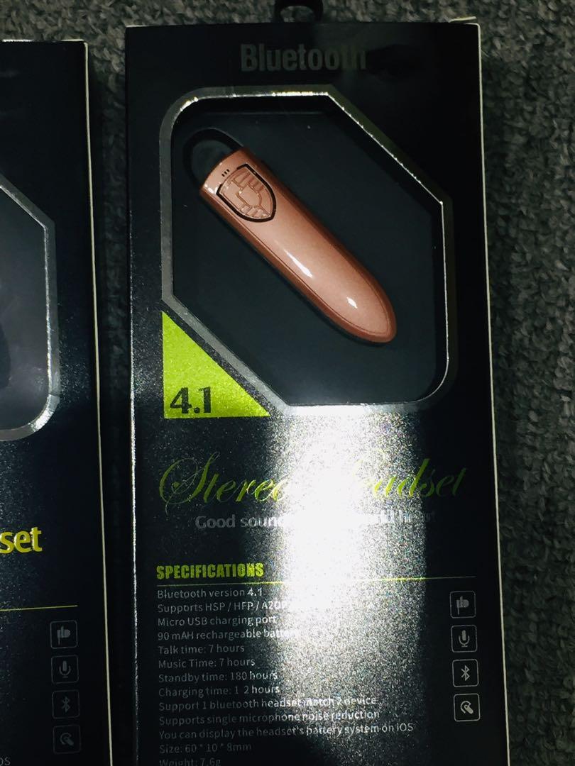 Bluetooth headset （分類：頭戴式/罩耳式耳機）位於 Hong Kong。 由 brightgem.b06564 提交（商品編號 216468152，圖片 3）。簡介： 。
