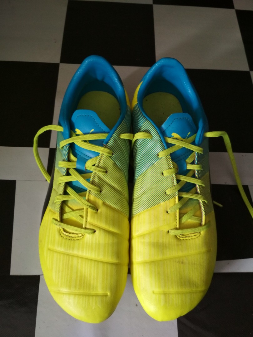 kasut bola puma evospeed