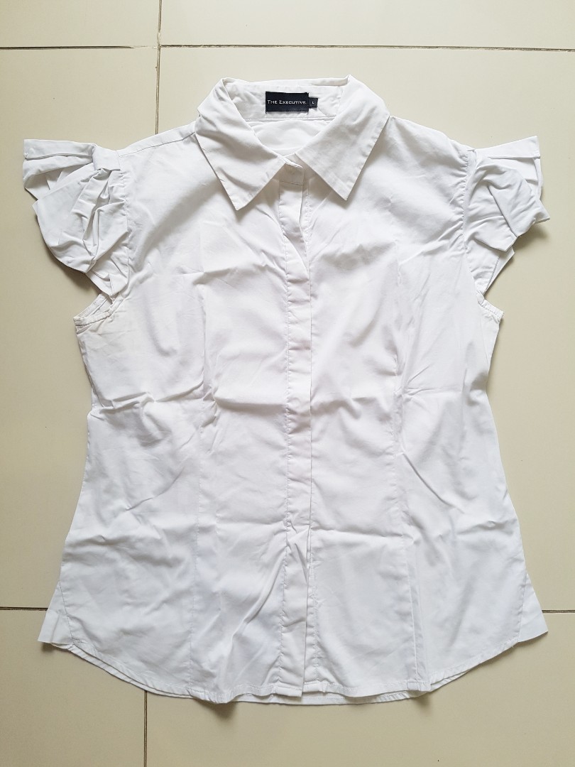 Kemeja Wanita Putih Lengan Pendek The Executive Original Sz L Fesyen Wanita Pakaian Wanita Atasan Di Carousell
