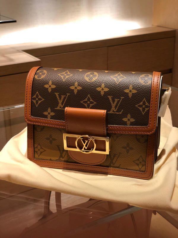 tas sling-bag Louis Vuitton Mini Dauphine Monogram 2021 Sling Bag