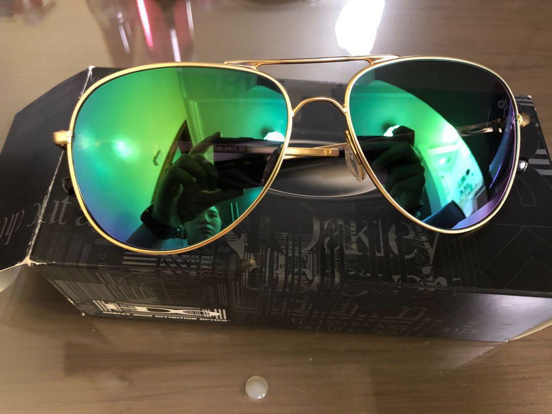Oakley store elmont m