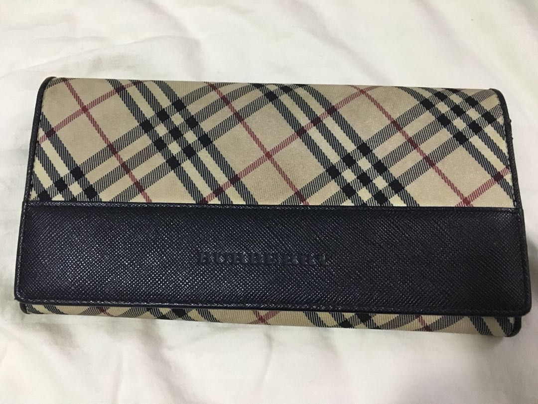Price drop‼️Authentic Burberry long wallet, Women's Fashion, Bags & Wallets,  Wallets & Card holders on Carousell