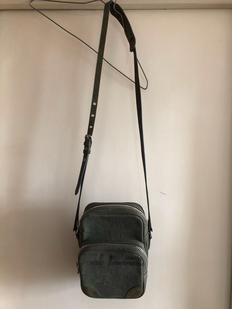 Readymade small shoulder bag, 名牌, 手袋及銀包- Carousell