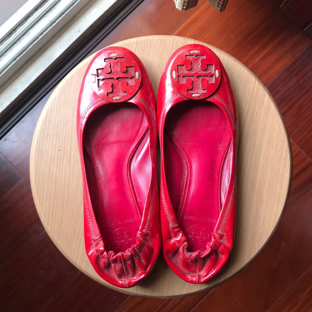 TORY BURCH Reva Patent Leather Flats Size 7 / Red, Women's Fashion,  Footwear, Flats & Sandals on Carousell