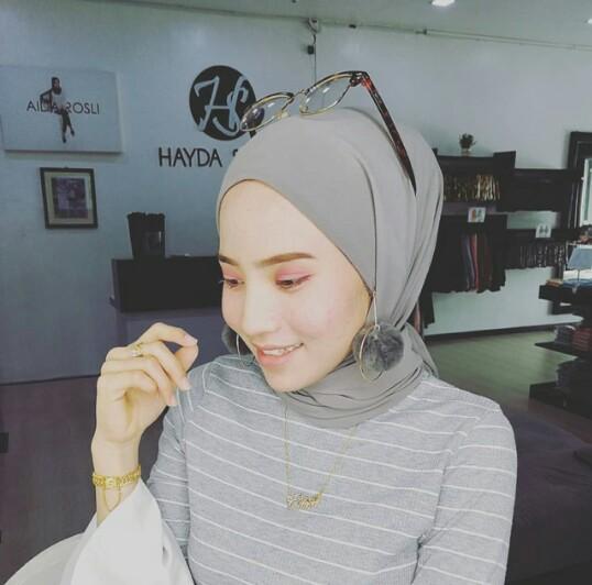 Shawl button sales hayda scarf