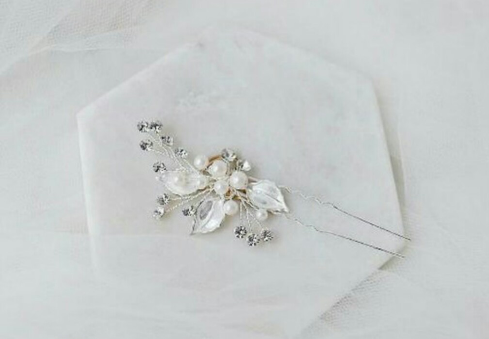 Sparkly hair pins from Rose & crown ph, Women's Fashion, Watches