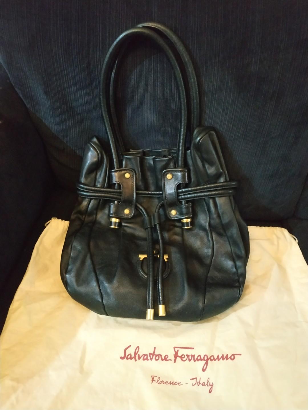 Ferragamo tas sales
