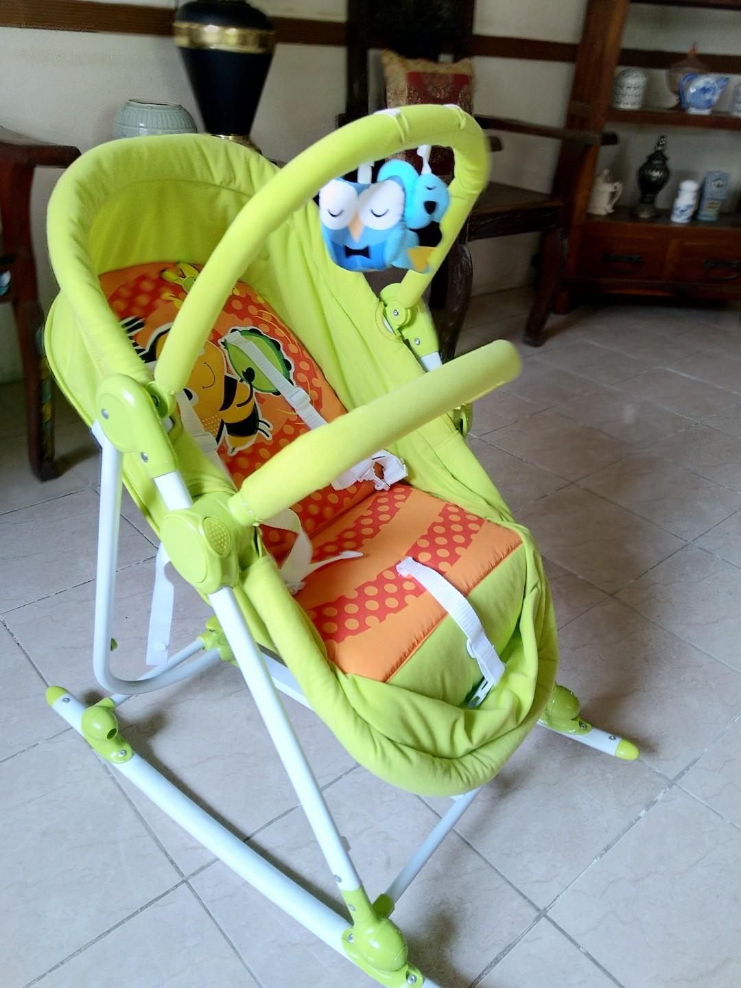 Apruva Krissa Bee 2 in 1 Bassinet and Chair Babies Kids Going Out Car Seats on Carousell