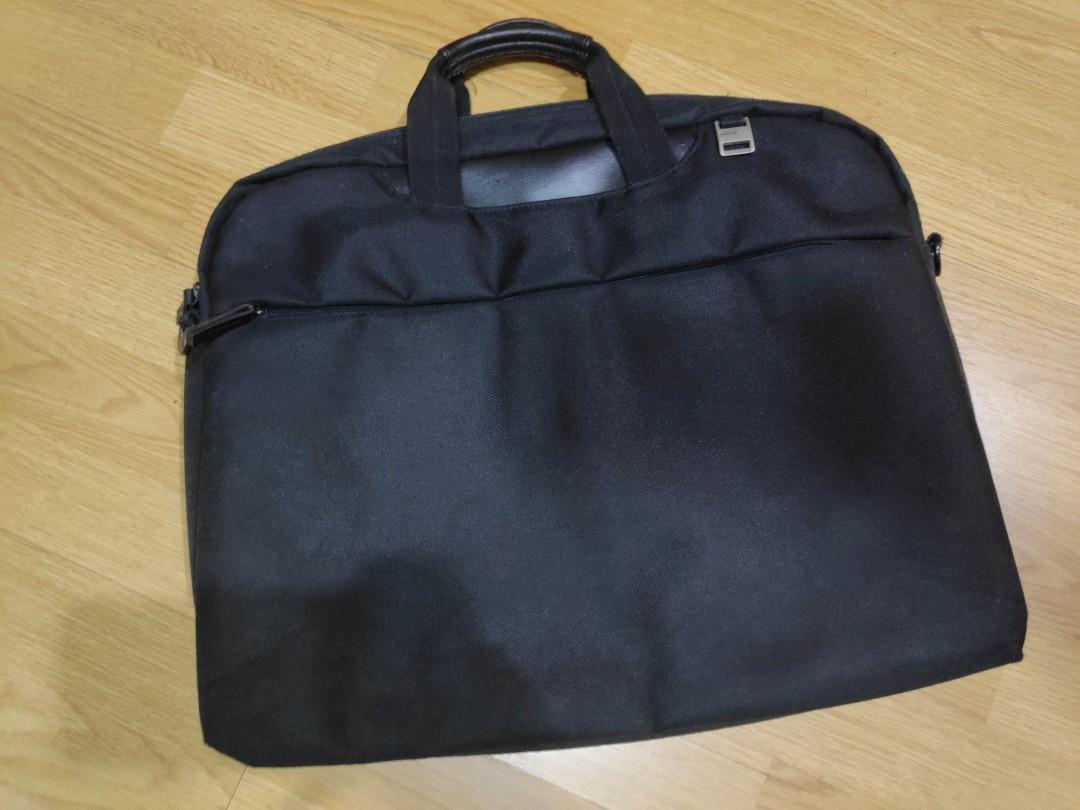 Asus Laptop Bag (Category: Laptops & Notebooks) located in Quezon City. Submitted by panda_style (Listing ID 216614336, Image 1). Description: Asus Laptop Bag Excellent condition QC #carou300.