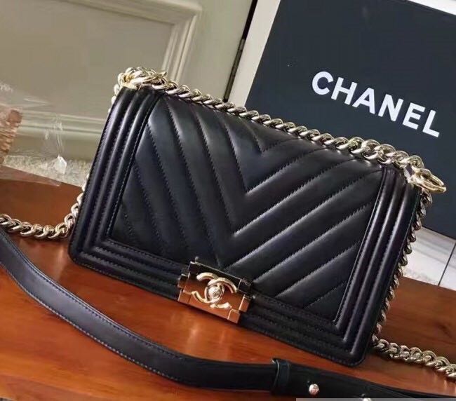 Chanel Medium Chevron Boy Flap Bag Black Ghw