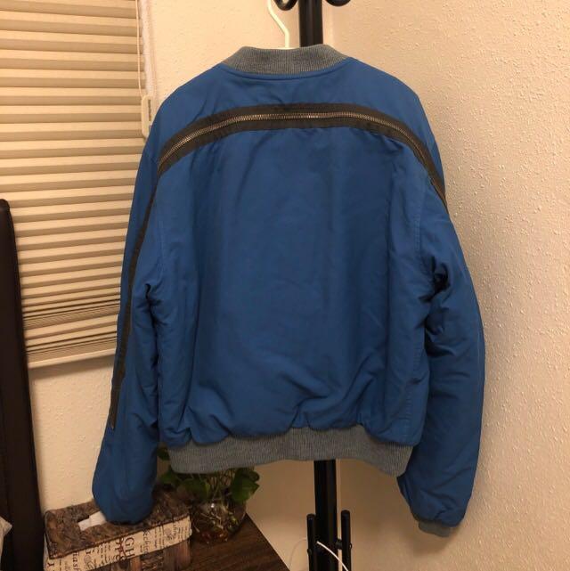 Dries back deals zip bomber