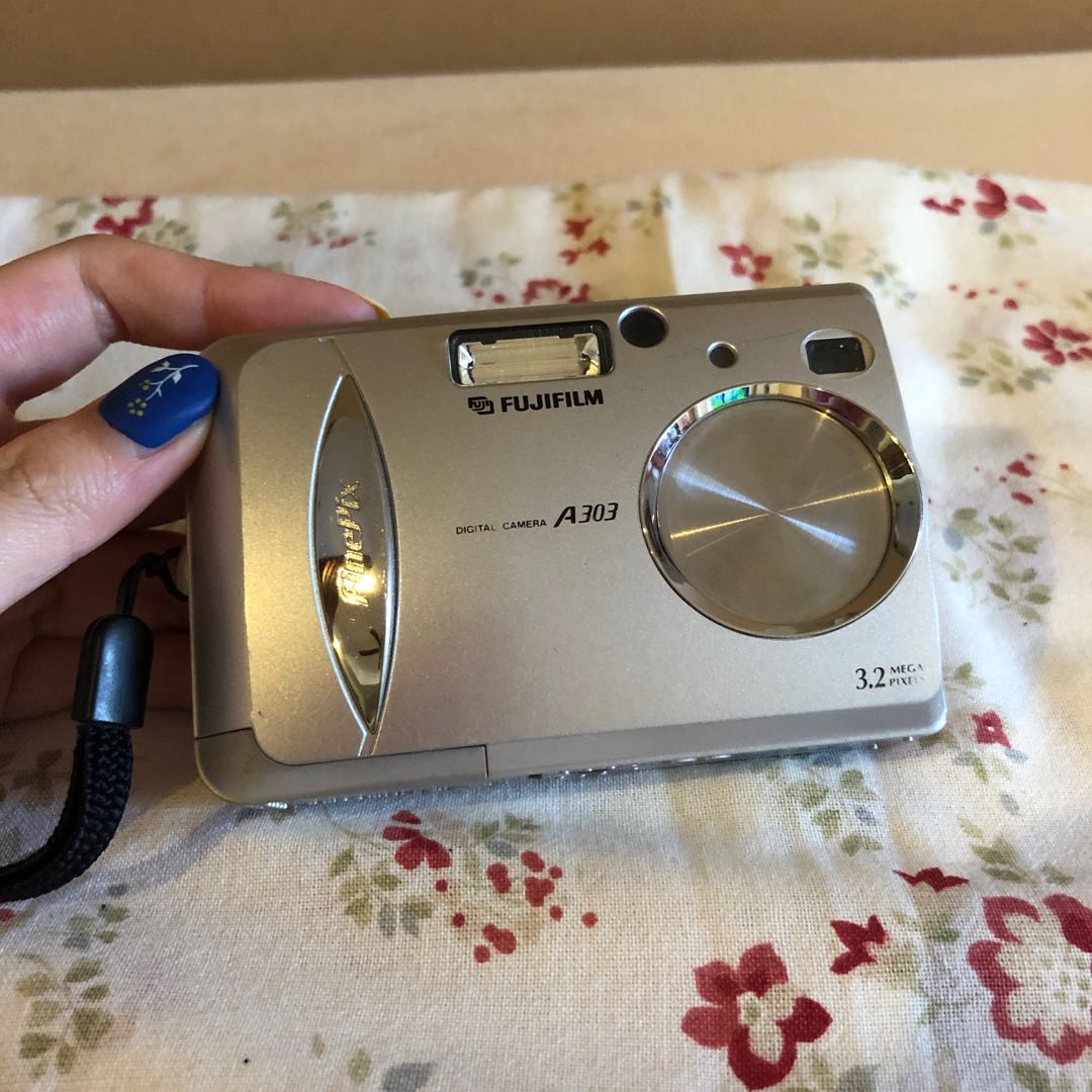 Fujifilm A303 Digital Camera, Photography, Cameras on Carousell