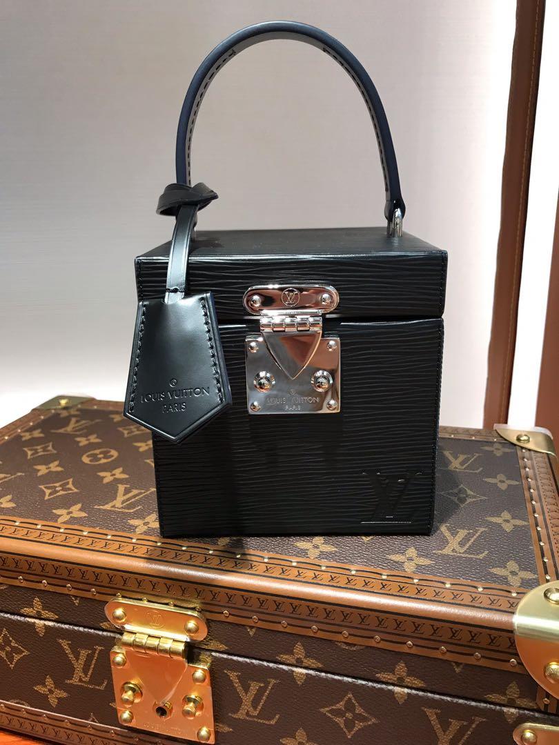 Louis Vuitton BLEECKER BOX, Luxury, Bags & Wallets on Carousell