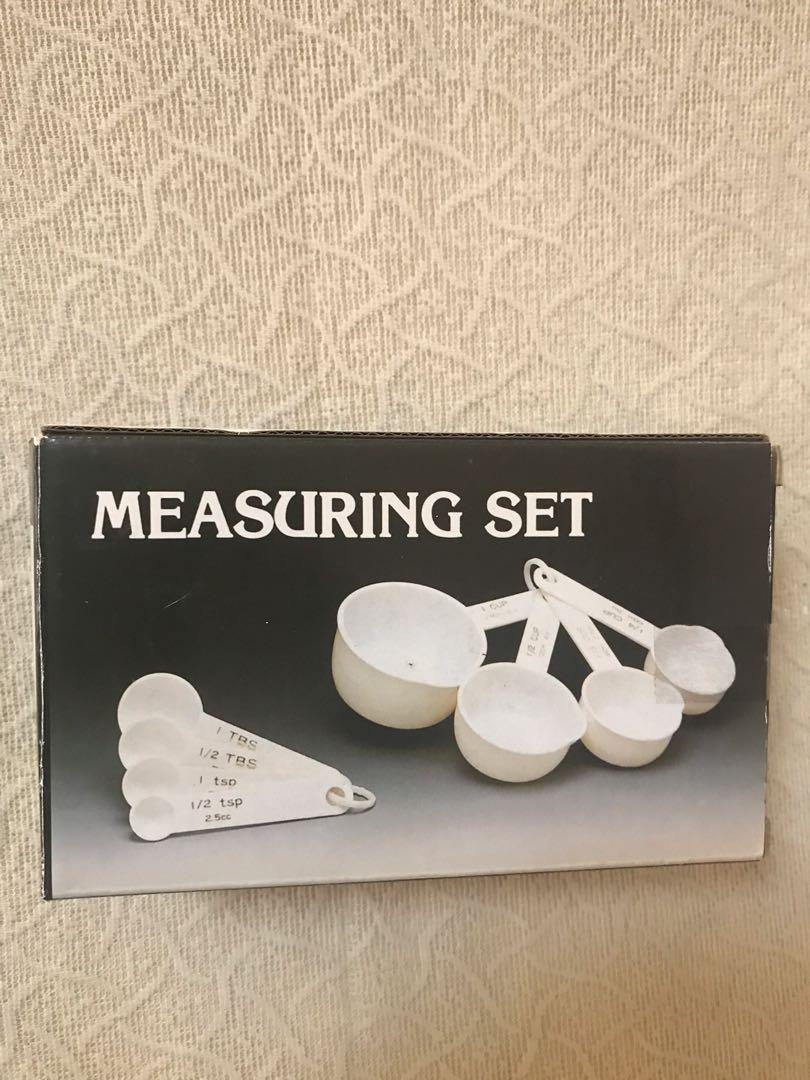 Measuring Set (Category: Bakeware) located in Las Pinas. Submitted by mickey0901 (Listing ID 216559510, Image 1). Description: White measuring set. Includes 1 cup to 1/4 cup, and 1 tablespoon to 1/2 teaspoon. Unused; kept in box. RFS: Decluttering.