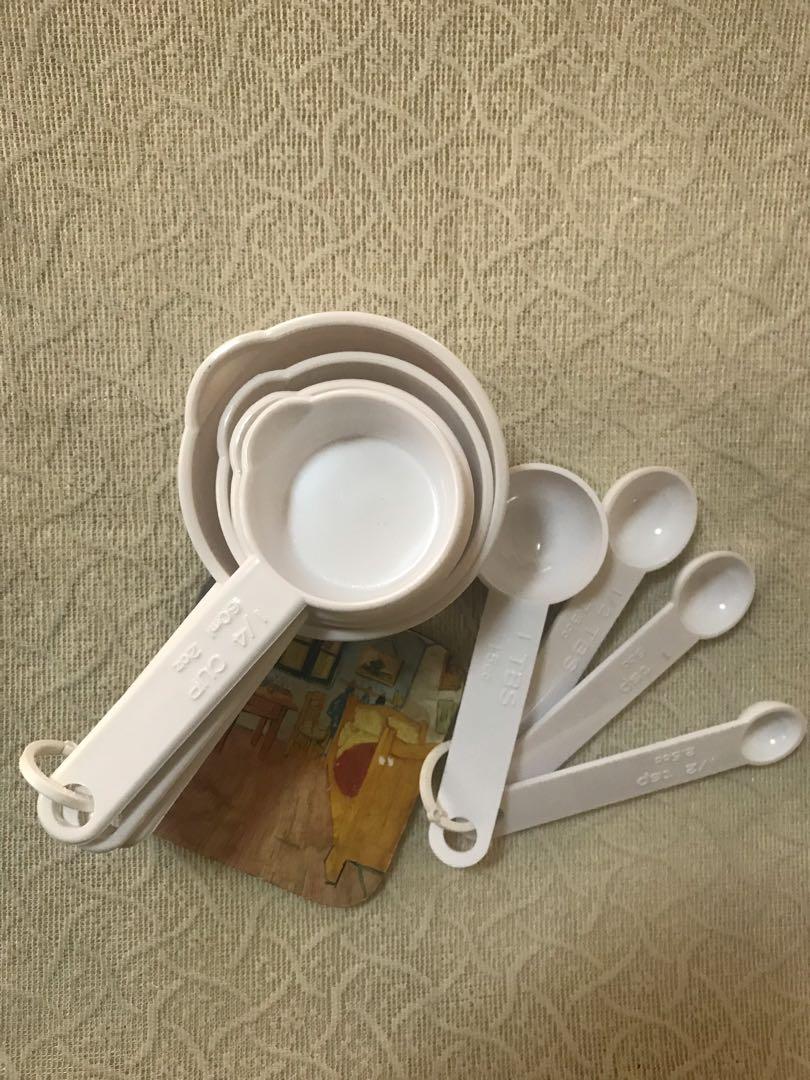 Measuring Set (Category: Bakeware) located in Las Pinas. Submitted by mickey0901 (Listing ID 216559510, Image 3). Description: White measuring set. Includes 1 cup to 1/4 cup, and 1 tablespoon to 1/2 teaspoon. Unused; kept in box. RFS: Decluttering.