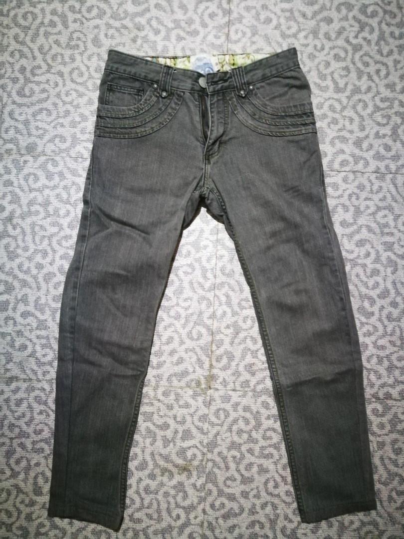 Oxygen gray jeans (Category: Jeans) located in Caloocan City. Submitted by elusiveclothing (Listing ID 216598317, Image 1). Description: RFS : Decluterring No issues. Still in very good condition..