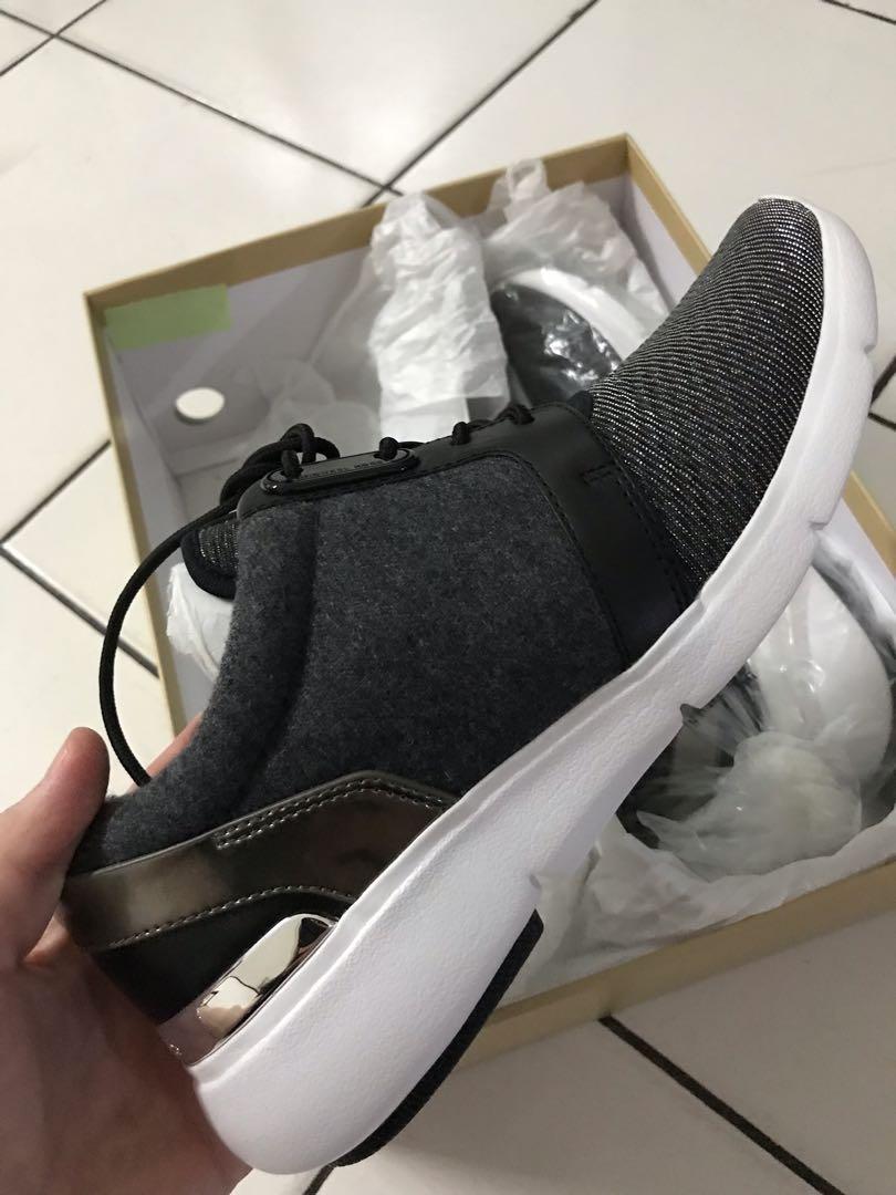 Sepatu Michael Kors Jual Terbaru Fesyen Wanita Sepatu Di Carousell
