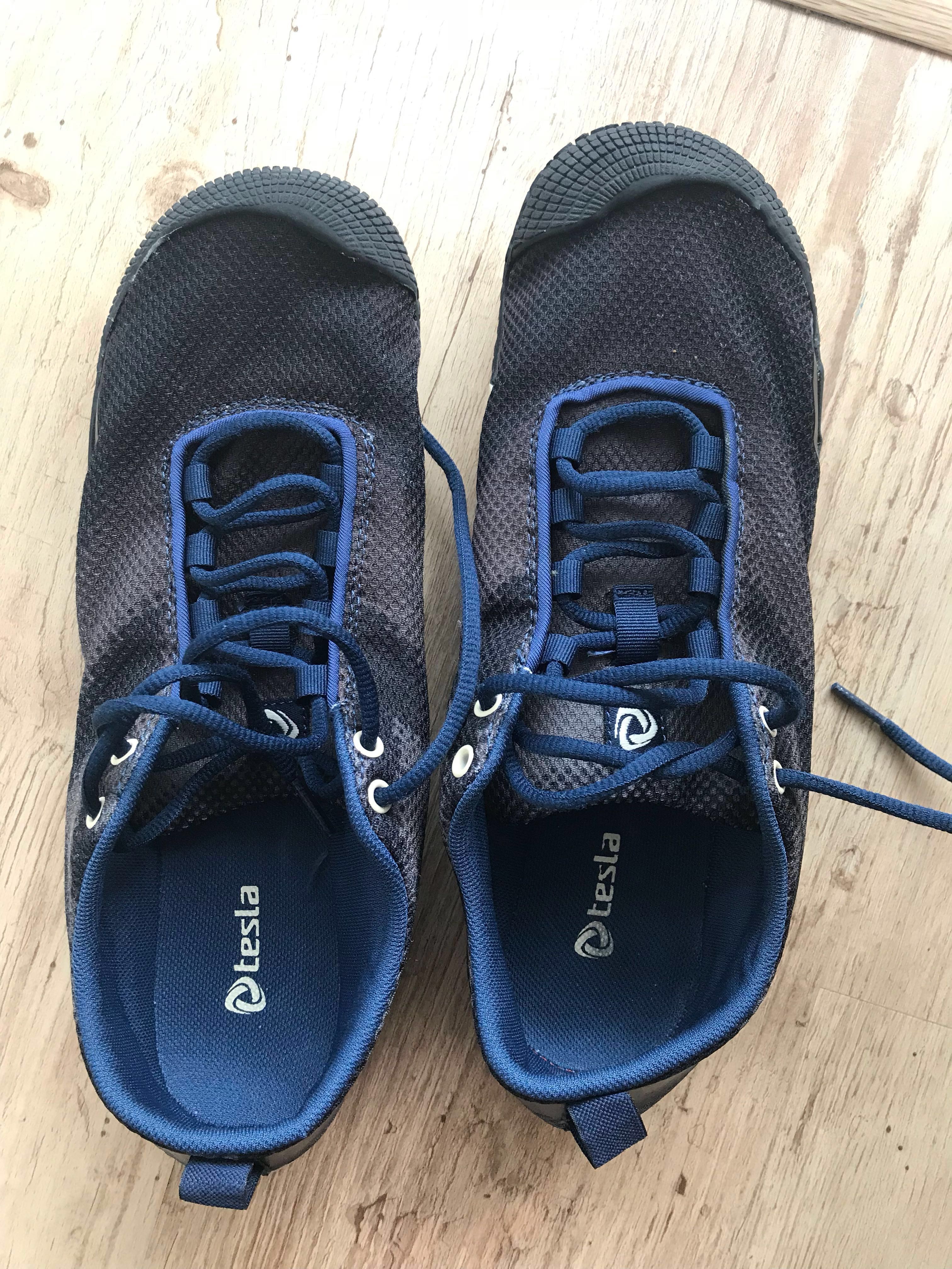Tesla Baretrek US 10 EU 44. Worn three times Men s Fashion