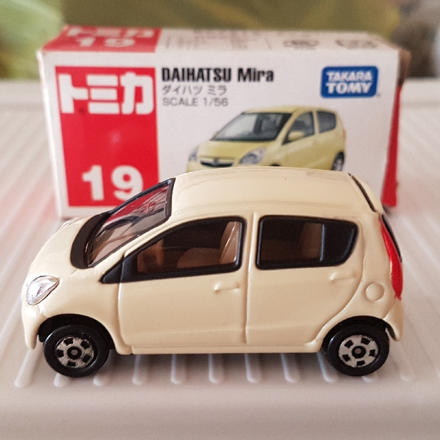 tomica daihatsu mira