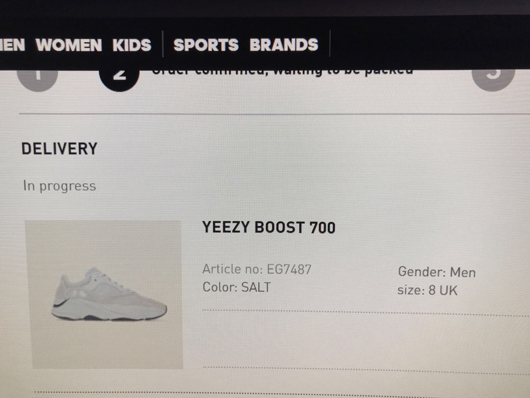 yeezy 700 womens size 8