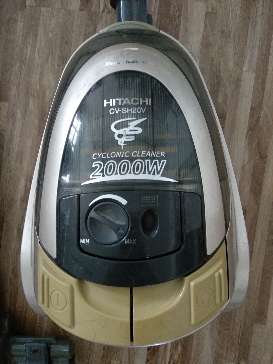 Hitachi bagless Vacuum Cleaner 2000W CVSH20V , TV & Home Appliances, Vacuum Cleaner