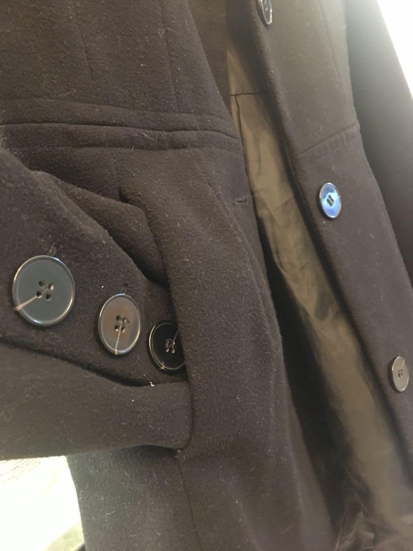 Zara Basic Black Jacket （分類：外套及戶外衣服）位於 Hong Kong。 由 jkeelee 提交（商品編號 170878287，圖片 3）。簡介： Zara Basic Black Jacket 冬天保暖 容易配搭 。