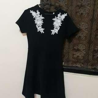 Dress hitam Number 61