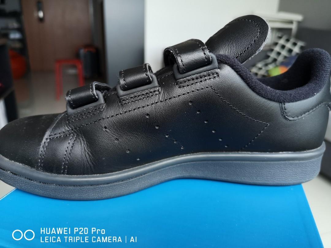 Black stan smith trainers hot sale