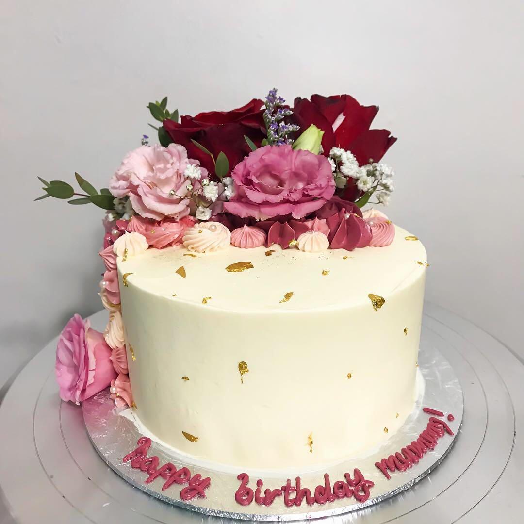 Buttercream Fresh Floral Cake Food Drinks Baked Goods On