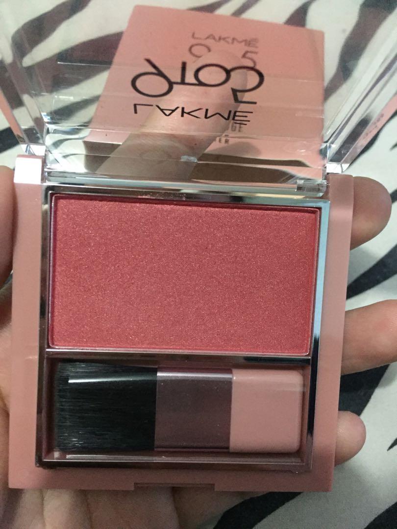 Lakme 9TO5 Reinvent Rouge Blusher Matte Blush On Peach Affair
