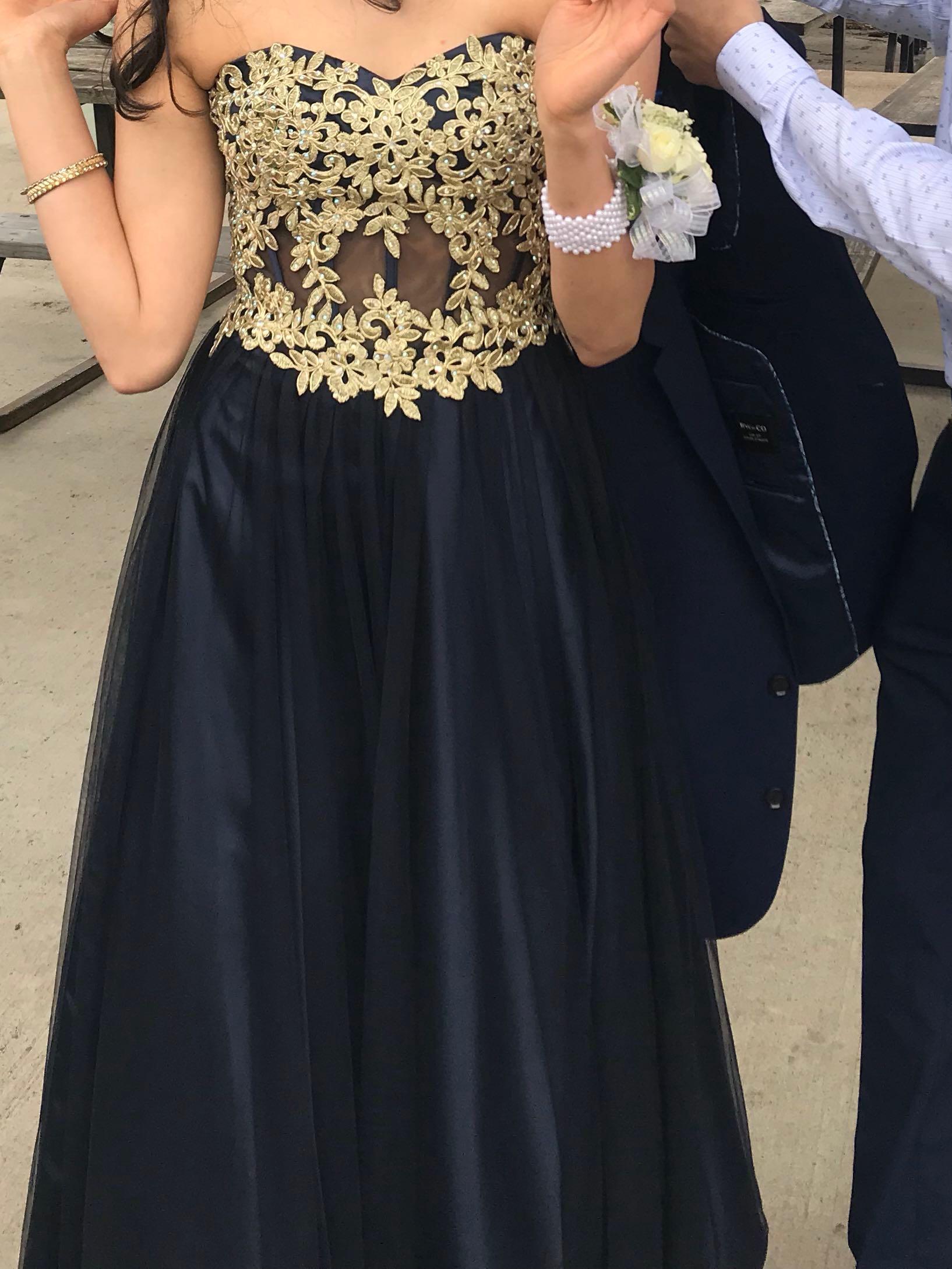 Laura hotsell prom dresses
