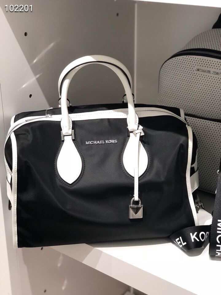 michael kors gym bag