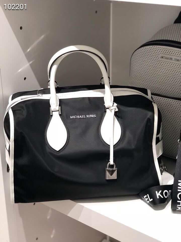 michael kors gym bag