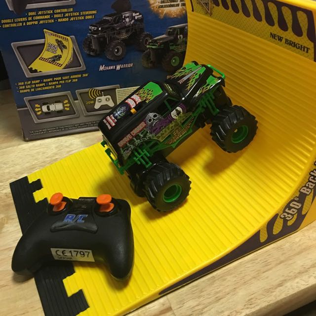 digger with remote control
