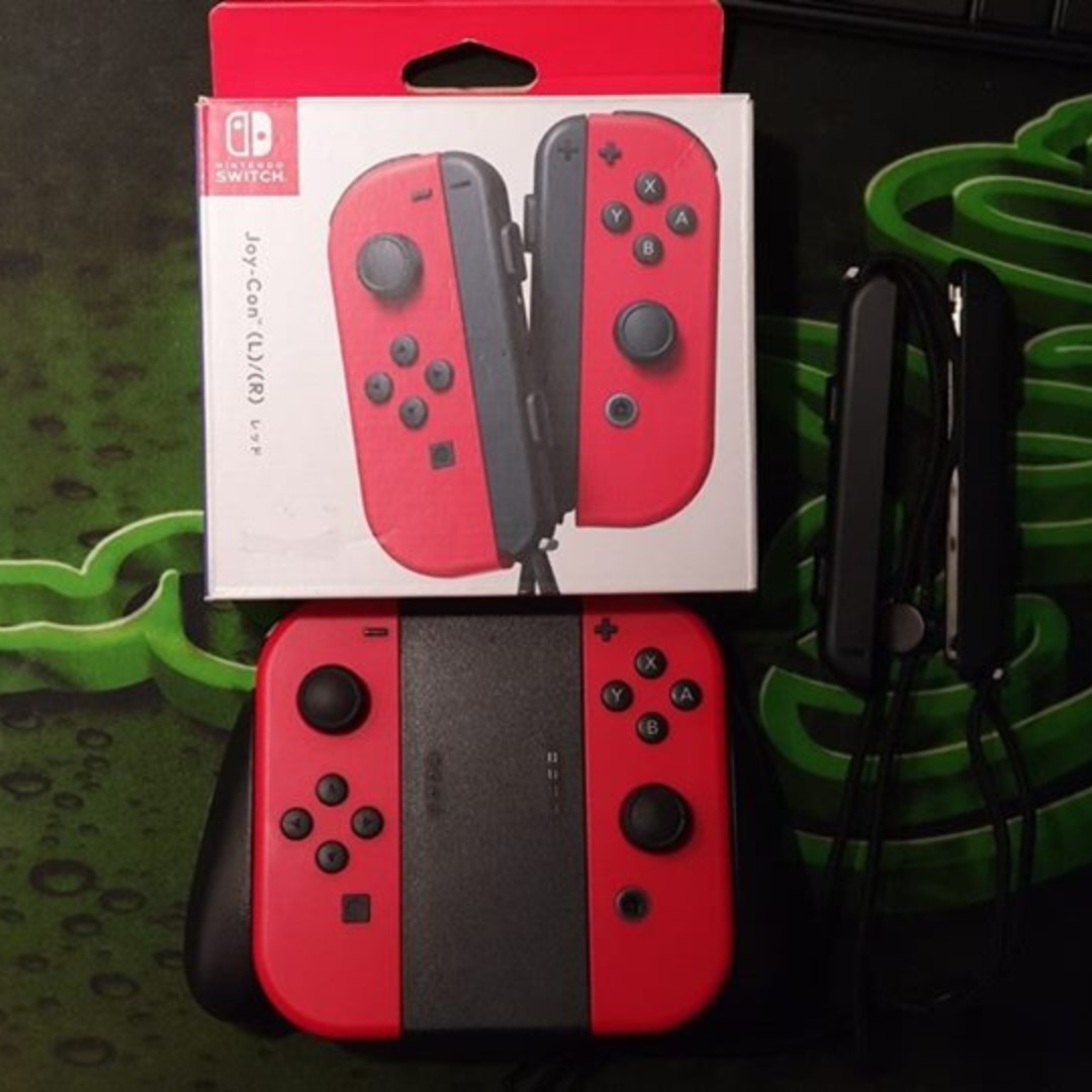 Odyssey red joy con hotsell