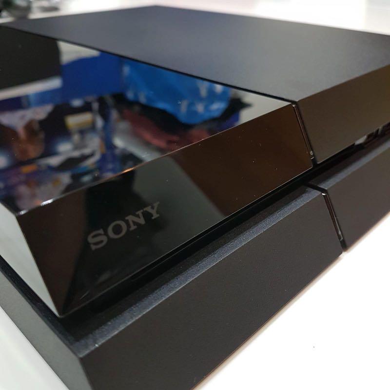 PS4 (Category: PlayStation) located in Singapore. Submitted by noctislucisx (Listing ID 216657402, Image 3). Description: 🔥 PRE-OWNED 🔥 Sony Playstation 4 CUH-1006A 500GB Jet Black Local Set Firmware 6.20 Comes as a standard set only: PS4 Console 1 x DUALSHOCK®4 Wireless Controller Power Cable HDMI Cable USB Charging Cable User Guide * (NO BOX) * Buyer may request to test the PS4 first before purchasing 1 month personal warranty provided.