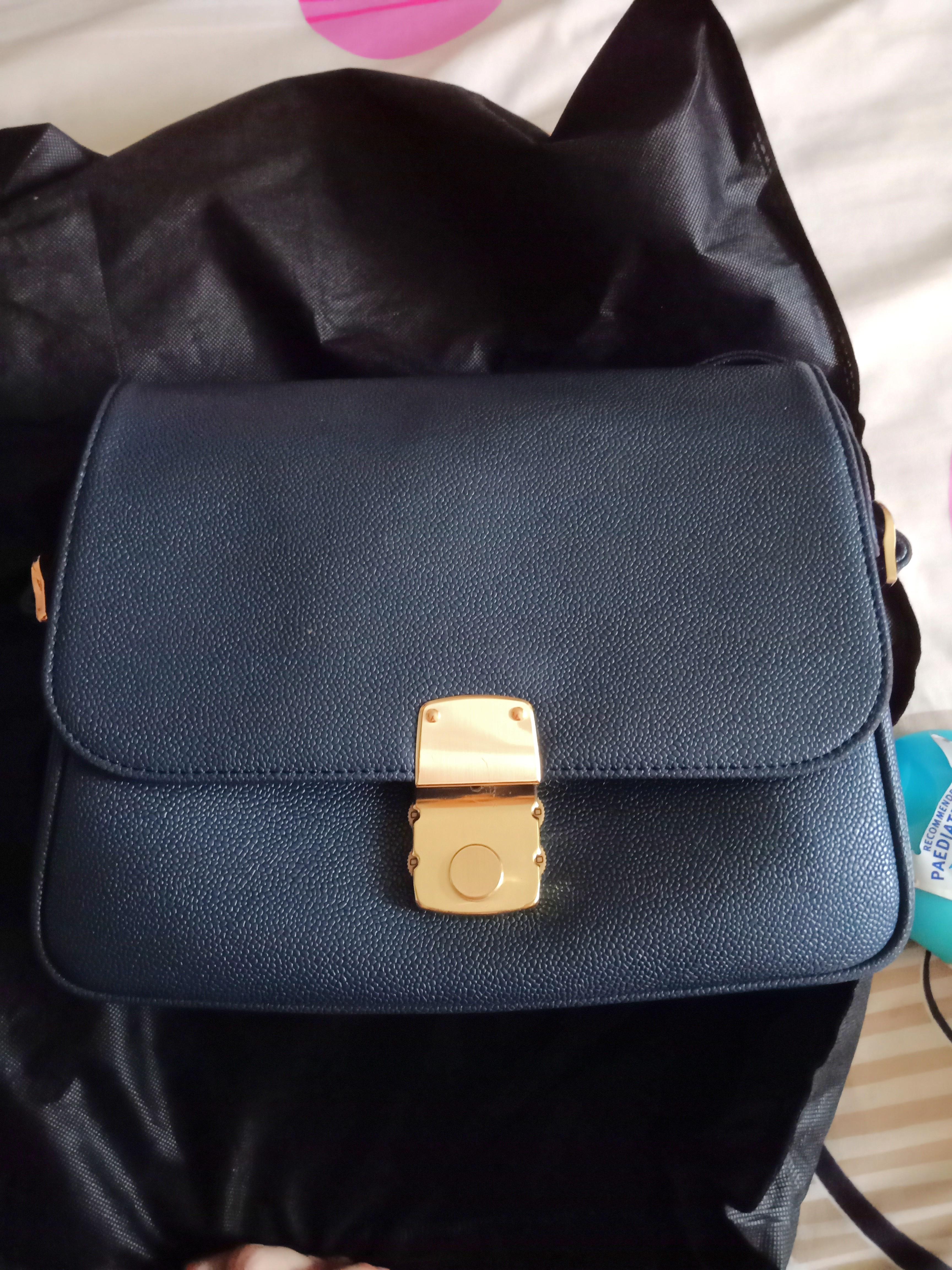 sia stewardess sling bag