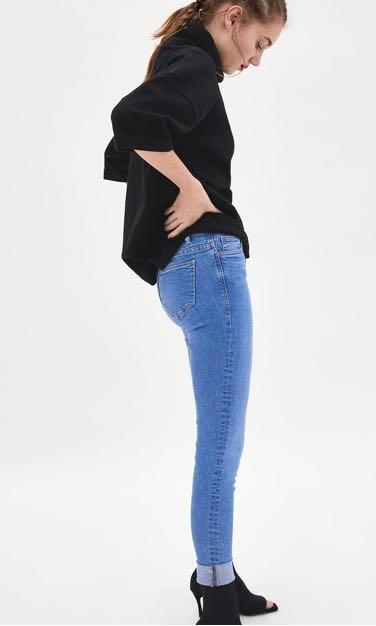 Zara Slim Fit Mid-Rise Essential Jeans 