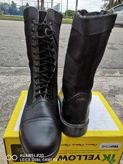 Kasut kawad sekolah / unit beruniform