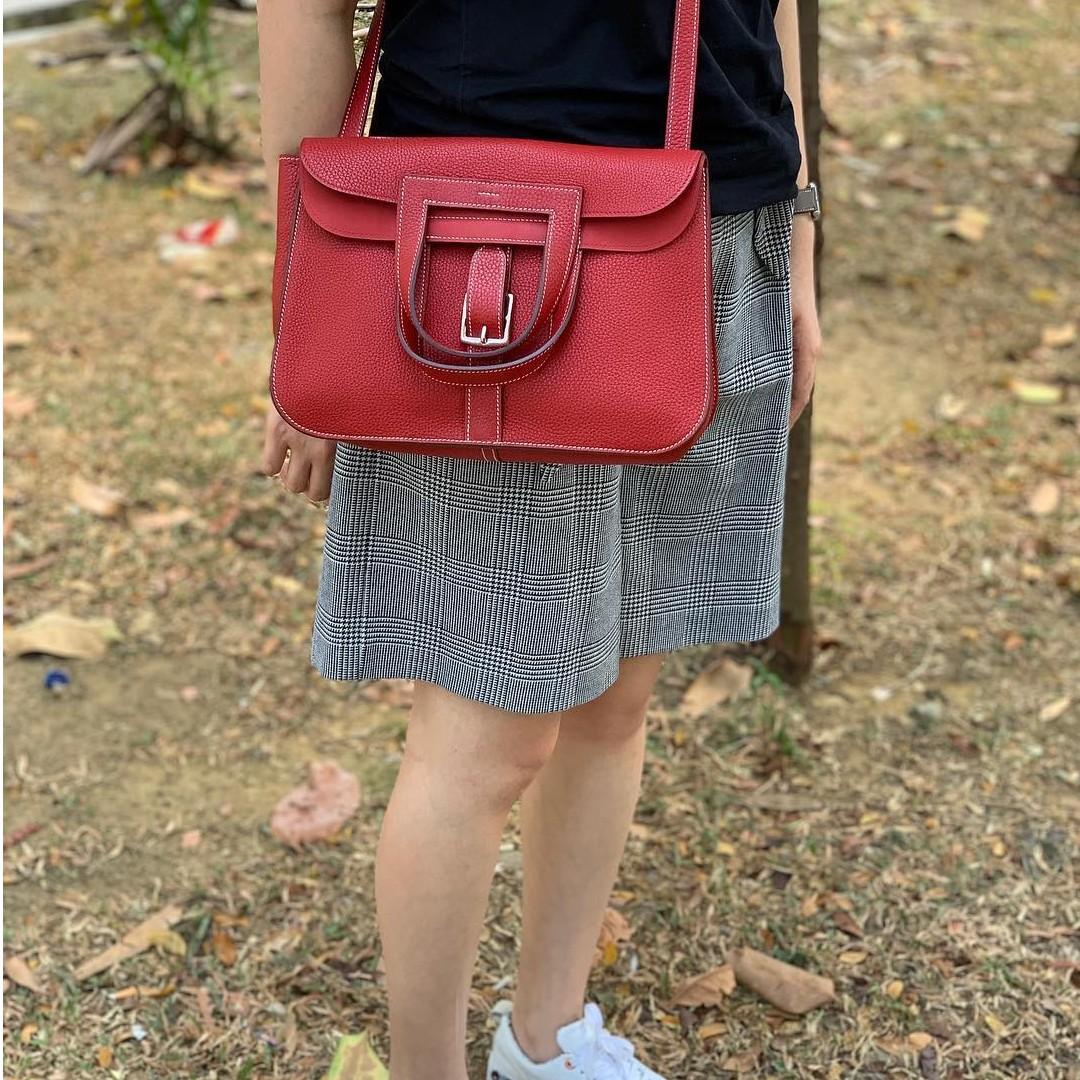 Hermes Halzan 31 In Rouge Casaque Women S Fashion Bags Wallets Tote Bags On Carousell